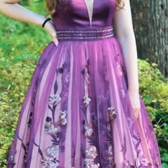 Plum Purple Prom Dress Size 2 Size 4 - Picture 3 of 14
